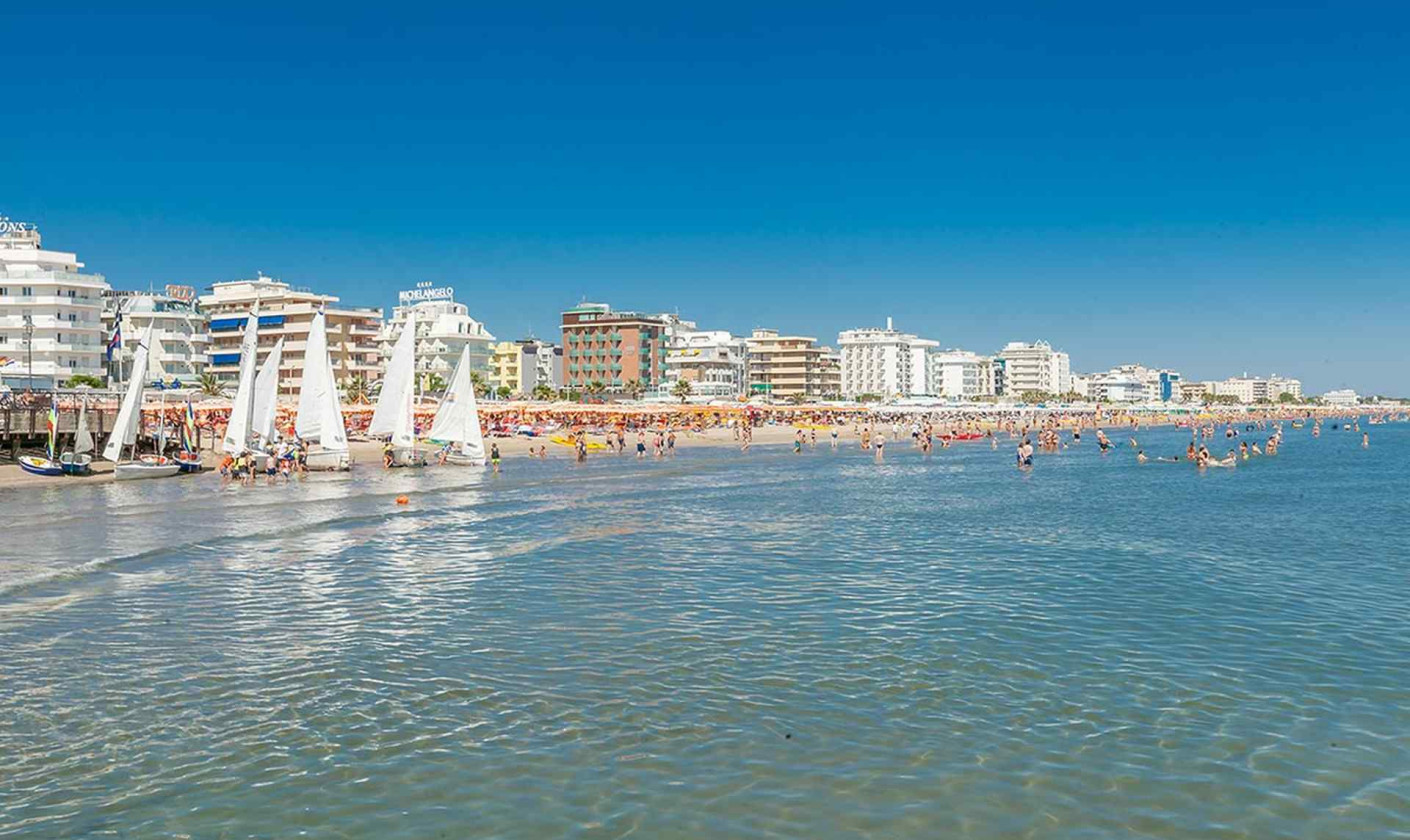 media.Alberghi_Terredimare_scoprire-a-Riccione-quali-hotel-sono-sul-mare-2